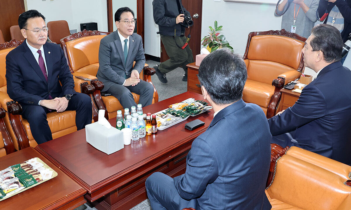 합의처리 뒤엔 '지역구예산' 나눠먹기… 여야 실세 5명 347억↑ [2026년도 예산안 통과]