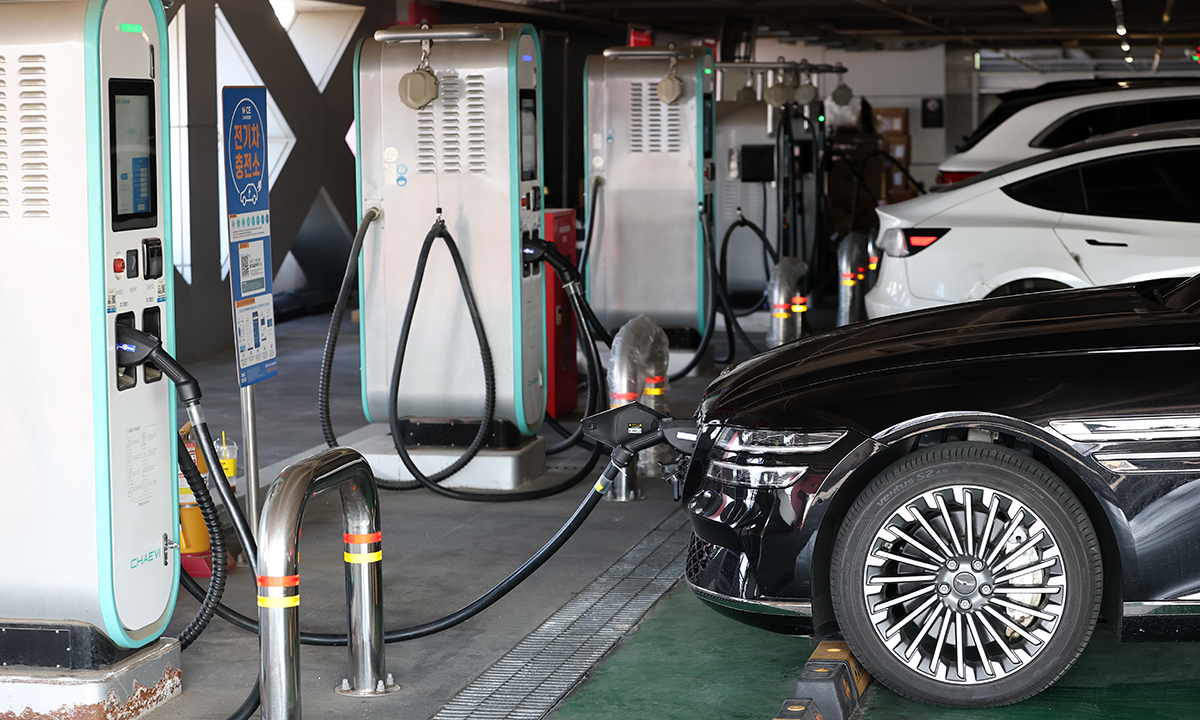 전기차 살 타이밍?…가격 인하에 보조금 확대까지 새해부터 ‘가격 전쟁’ [모빌리티&라이프]