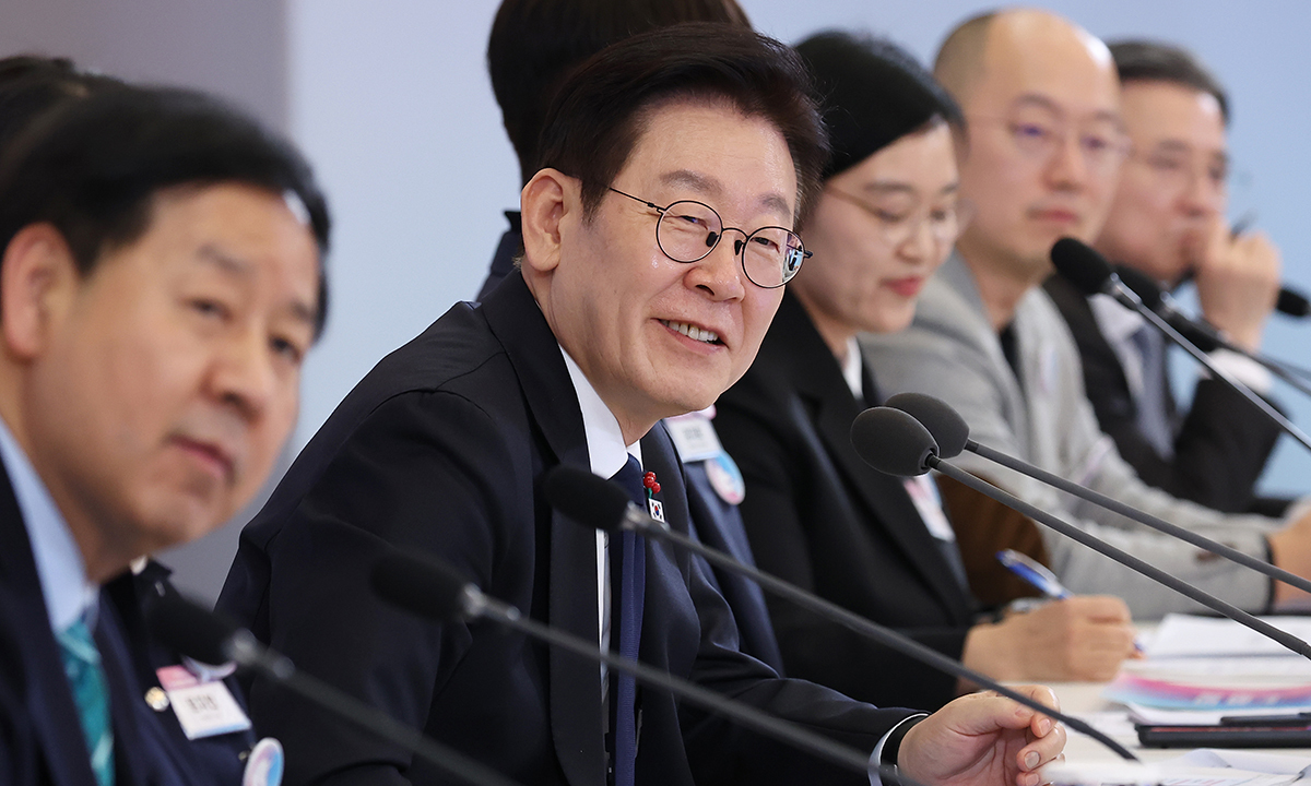 이틀 연속 AI 로봇 현장 투입 문제 언급한 李대통령, 왜?