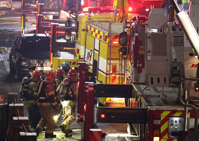 대전 안전공업 화재 이틀째<br>10명 사망, 연락 두절 4명 수색 중