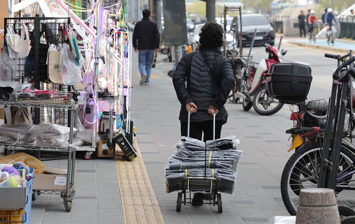 비니루 골목 '포장재 대란' [한강로 사진관]