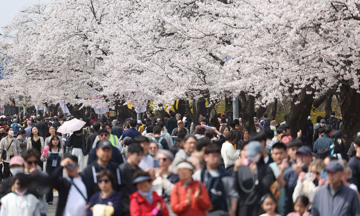 이번 주말 서울은 ‘교통 비상’… 부활절·벚꽃인파 몰린다