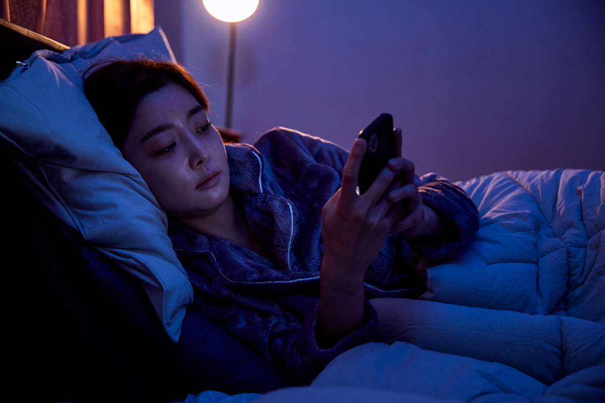 잠들기 전 스마트폰 1시간 더…심뇌혈관 사망 5만~6만명, ‘교감신경’이 문제였다