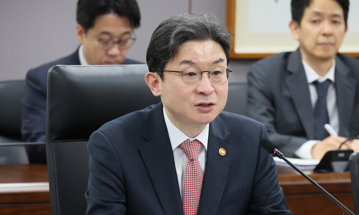 이억원 “철강업 부담, 후방 산업으로 확산…선제 금융지원”