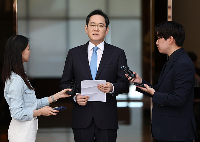 세 차례 고개 숙인 이재용<br>노사 대화 물꼬 막판 승부수