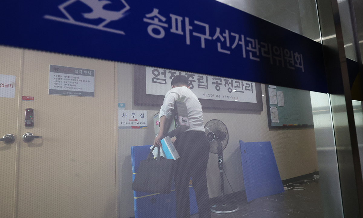 투표용지 바닥나는데 보고는 없었다…드러난 선관위 시스템 붕괴