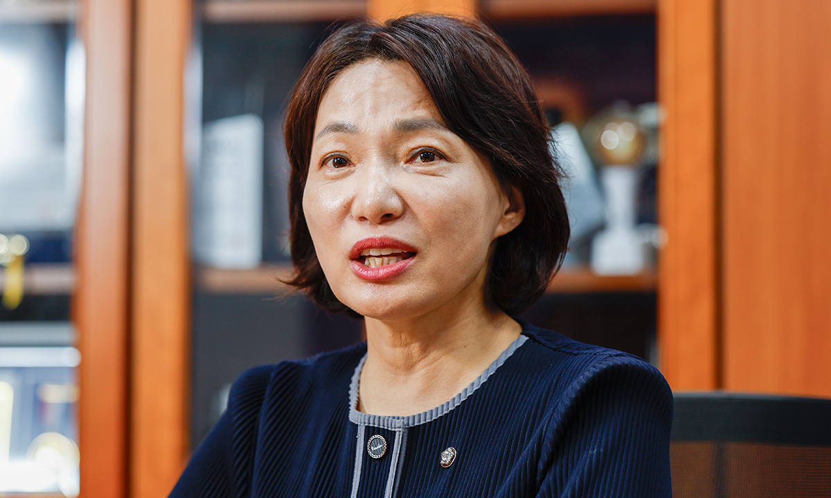 “서미화의 지도부 진출이 곧 약자의 길 여는 것” [민주당 최고위원 후보에 듣는다]