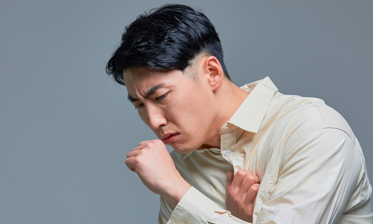 감기 아닌데 콜록콜록…괴로운 잔기침, 왜 이렇게 오래갈까
